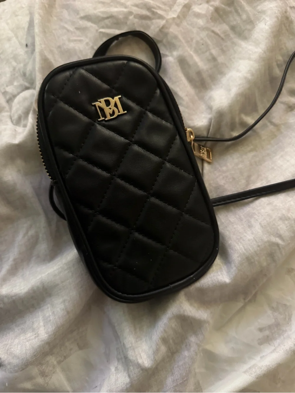 Black Badgley Mischka Quilted Crossbody Phone Bag